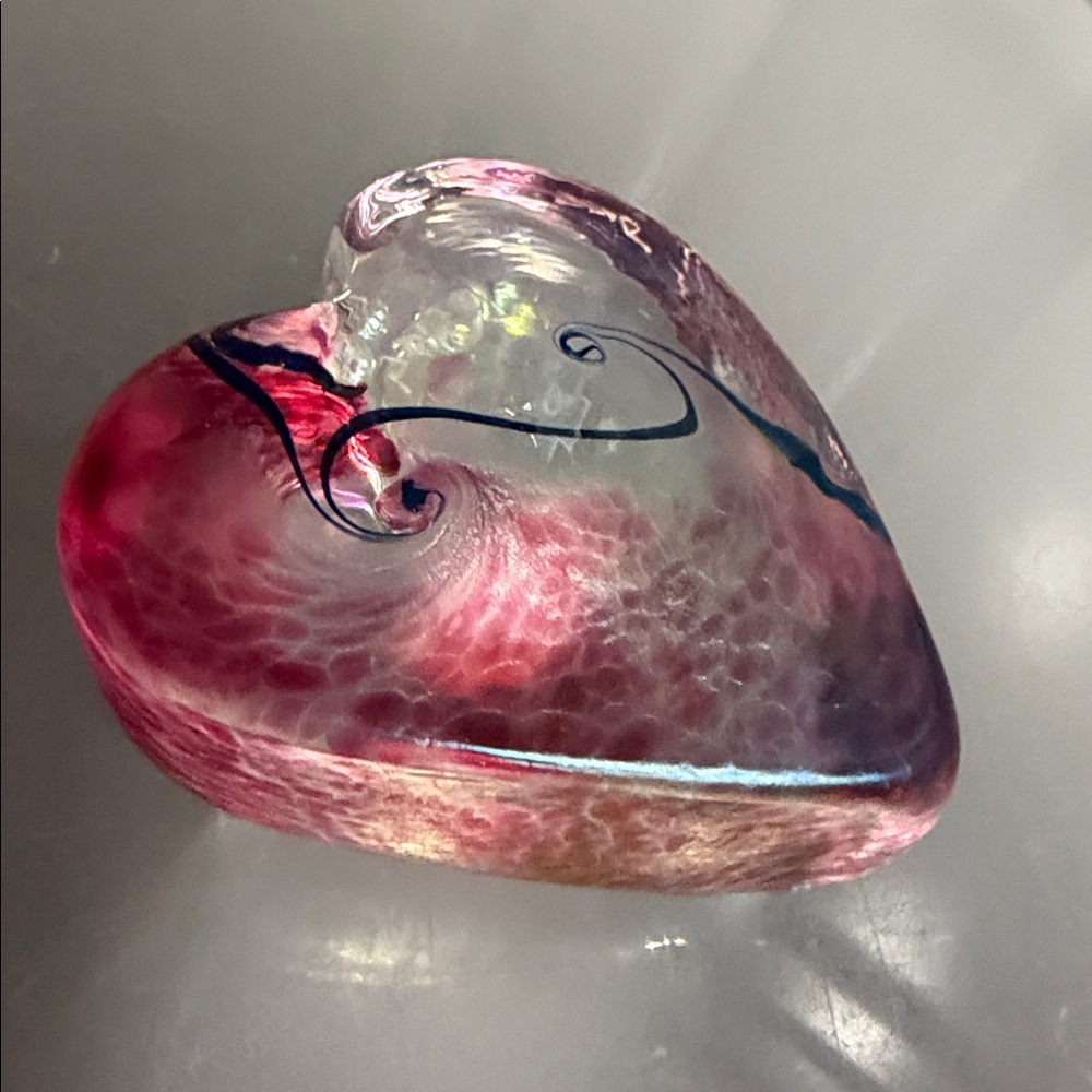 Robert Held Artisan HandCrafted Art Glass Heart Signed Iridescent Swirl Design
